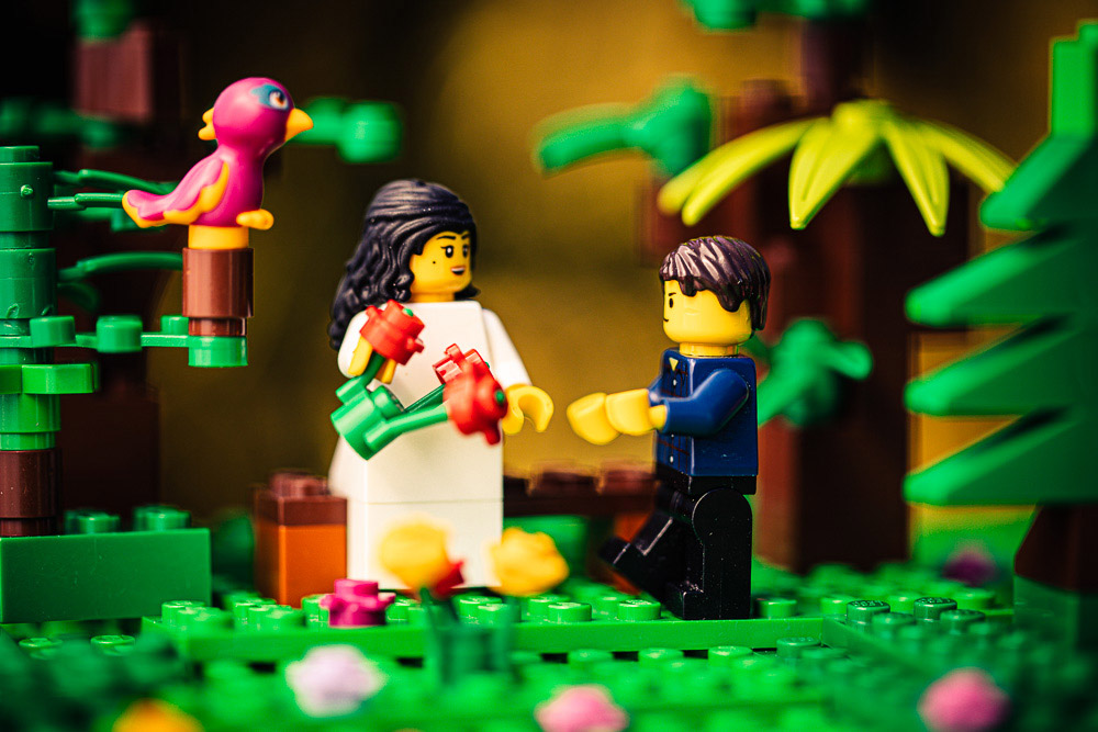 Plenerowa sesja ślubna ludzików Lego w czasie korona epidemii