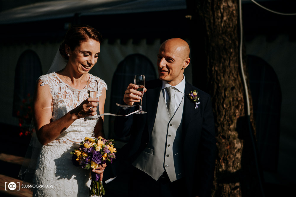 Zdjęcia z plenerowego ślubu i wesela w Zamku von Treskov