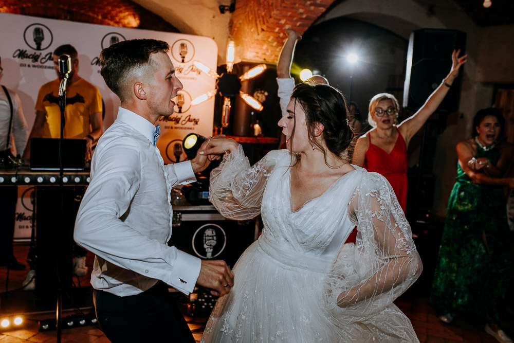 Zdjęcia ze ślubu w Otorowie i hucznego wesele w Pałacu w Dębinie